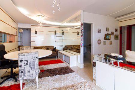 Apartamento à venda com 105m², 2 quartos e 1 vaga Apartamento à venda com 105m², 2 quartos e 1 vagaSala de Jantar