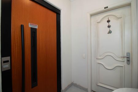 Apartamento à venda com 90m², 3 quartos e 2 vagas Apartamento à venda com 90m², 3 quartos e 2 vagasHall de entrada