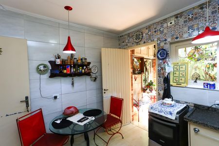 Casa de condomínio à venda com 100m², 2 quartos e 2 vagas Casa de condomínio à venda com 100m², 2 quartos e 2 vagascozinha