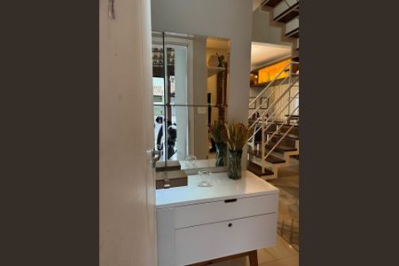 Casa de condomínio para alugar com 117m², 3 quartos e 2 vagas Casa de condomínio para alugar com 117m², 3 quartos e 2 vagasSala