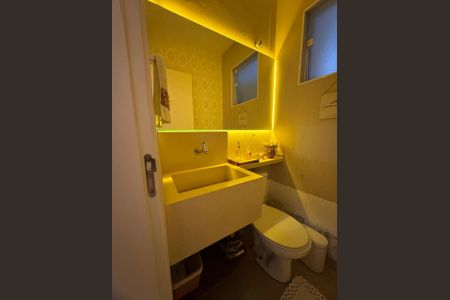 Casa de condomínio para alugar com 117m², 3 quartos e 2 vagas Casa de condomínio para alugar com 117m², 3 quartos e 2 vagasBanheiro