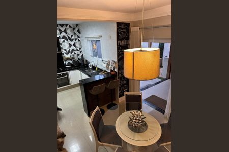 Sala de casa de condomínio para alugar com 3 quartos, 117m² em Parque Vera Cruz, Taubaté
