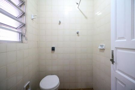 Casa à venda com 163m², 4 quartos e 4 vagas Casa à venda com 163m², 4 quartos e 4 vagasBanheiro de Serviço