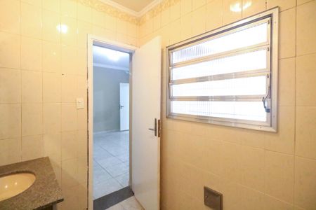 Casa à venda com 163m², 4 quartos e 4 vagas Casa à venda com 163m², 4 quartos e 4 vagasBanheiro da Suíte