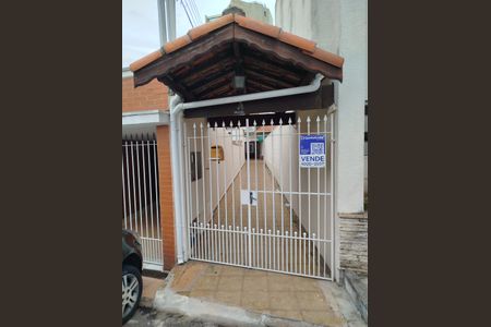 Casa à venda com 163m², 4 quartos e 4 vagas Casa à venda com 163m², 4 quartos e 4 vagasFachada