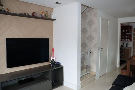 Sala de casa de condomínio para alugar com 2 quartos, 75m² em Bairro Jardim Nossa Senhora das Graças, Cotia