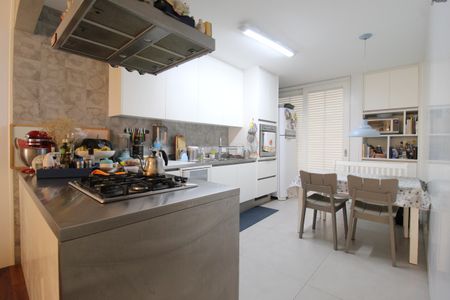 Apartamento à venda com 120m², 3 quartos e 2 vagasCozinha