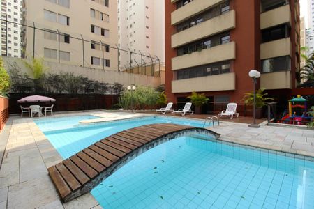 Apartamento à venda com 120m², 3 quartos e 2 vagasÁrea Comum - Piscina