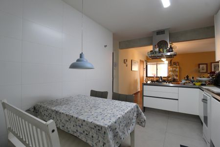 Apartamento à venda com 120m², 3 quartos e 2 vagasCozinha