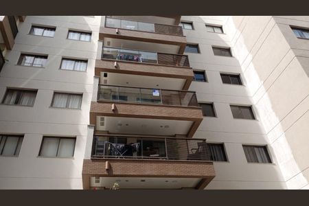 Apartamento à venda com 70m², 2 quartos e 1 vaga Apartamento à venda com 70m², 2 quartos e 1 vagaFachada com Placa