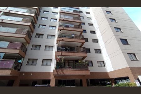 Apartamento à venda com 70m², 2 quartos e 1 vaga Apartamento à venda com 70m², 2 quartos e 1 vagaFachada com Placa