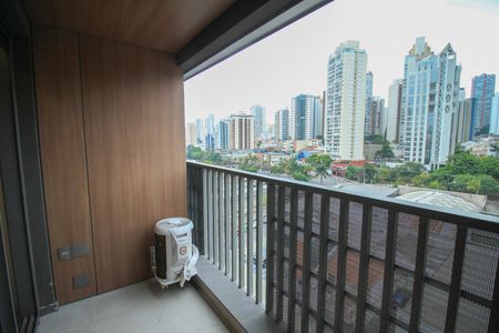 Varanda de kitnet/studio à venda com 1 quarto, 25m² em Vila Regente Feijó, São Paulo