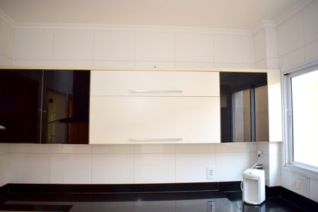 Casa de condomínio para alugar com 260m², 3 quartos e 4 vagasCozinha