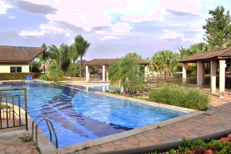 Casa de condomínio para alugar com 260m², 3 quartos e 4 vagasÁrea comum - Piscina