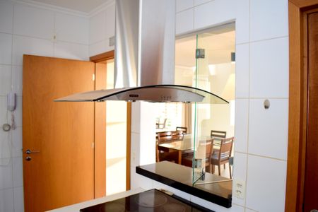 Casa de condomínio para alugar com 260m², 3 quartos e 4 vagasCozinha