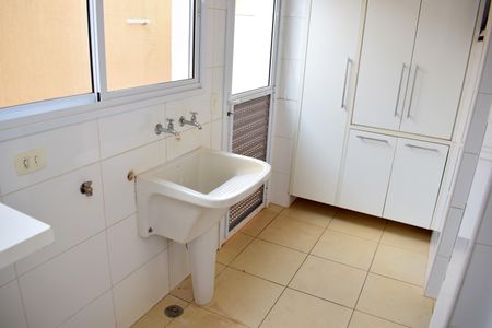 Casa de condomínio para alugar com 260m², 3 quartos e 4 vagasÁrea de Serviço