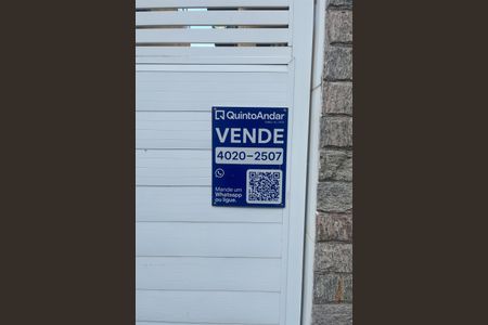 Casa à venda com 190m², 3 quartos e 2 vagas Casa à venda com 190m², 3 quartos e 2 vagasPlaca