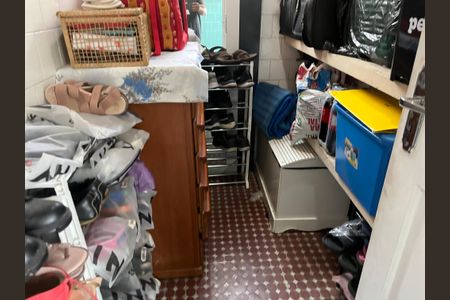 Casa à venda com 190m², 3 quartos e 2 vagasQuarto de serviço