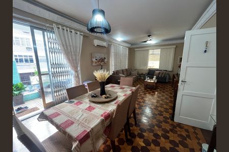 Casa à venda com 190m², 3 quartos e 2 vagasSala