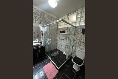 Casa à venda com 190m², 3 quartos e 2 vagas Casa à venda com 190m², 3 quartos e 2 vagasBanheiro Social