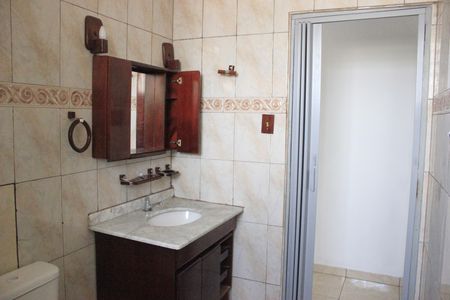 Casa à venda com 90m², 2 quartos e 3 vagasBanheiro social