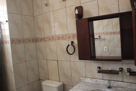 Casa à venda com 90m², 2 quartos e 3 vagasBanheiro social