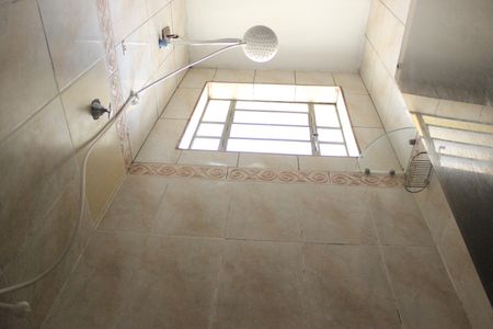 Casa à venda com 90m², 2 quartos e 3 vagasBanheiro social