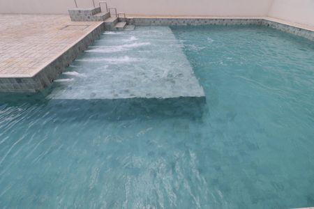 Apartamento para alugar com 56m², 2 quartos e 1 vagaÁrea comum - Piscina