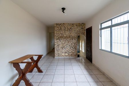 Sala de casa à venda com 4 quartos, 202m² em Conjunto Residencial Jardim Canaa, São Paulo