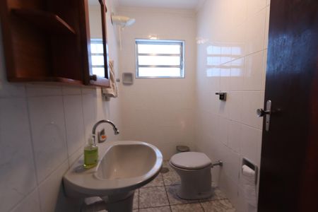 Casa à venda com 200m², 3 quartos e 2 vagasBanheiro de Baixo