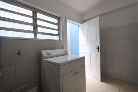 Casa à venda com 200m², 3 quartos e 2 vagasLavanderia