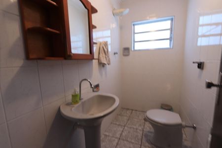 Casa à venda com 200m², 3 quartos e 2 vagasBanheiro de Baixo