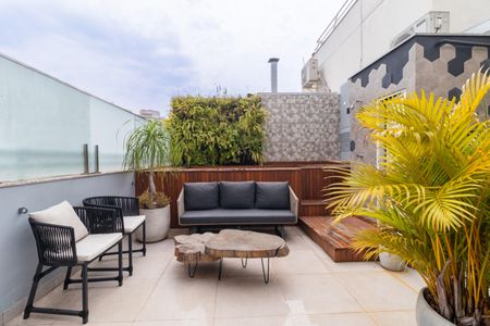 Apartamento à venda com 138m², 2 quartos e 2 vagasCobertura