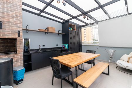 Apartamento à venda com 138m², 2 quartos e 2 vagasCobertura