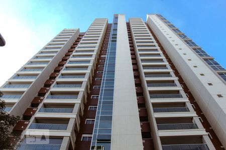 Apartamento à venda com 47m², 1 quarto e 1 vaga Apartamento à venda com 47m², 1 quarto e 1 vagaFachada