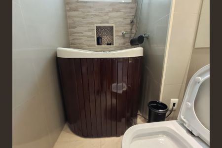 Apartamento para alugar com 73m², 2 quartos e 1 vaga Apartamento para alugar com 73m², 2 quartos e 1 vagaBanheiro Social