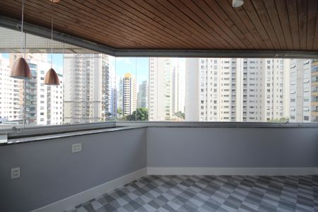 Sacada de apartamento para alugar com 3 quartos, 245m² em Moema, São Paulo