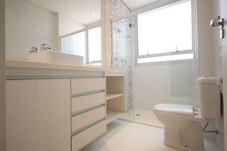 Banheiro 1 de apartamento para alugar com 3 quartos, 245m² em Moema, São Paulo