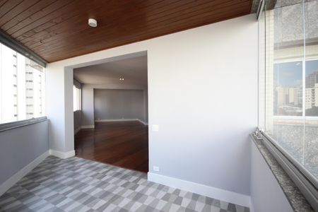Sacada de apartamento para alugar com 3 quartos, 245m² em Moema, São Paulo