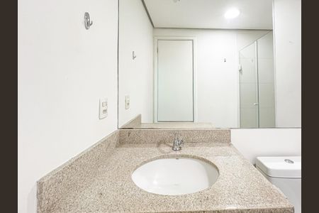 Apartamento à venda com 66m², 2 quartos e 1 vaga Apartamento à venda com 66m², 2 quartos e 1 vagaBanheiro