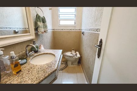 Casa à venda com 350m², 3 quartos e 4 vagas Casa à venda com 350m², 3 quartos e 4 vagasLavabo