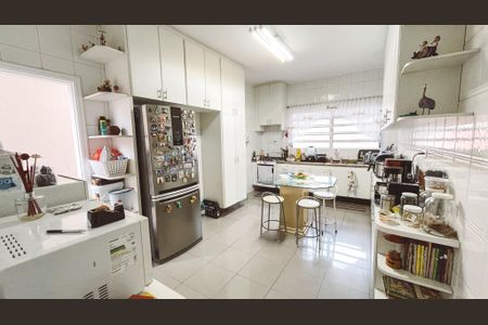 Casa à venda com 350m², 3 quartos e 4 vagas Casa à venda com 350m², 3 quartos e 4 vagasCozinha