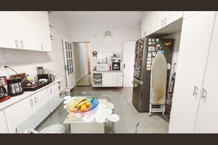 Casa à venda com 350m², 3 quartos e 4 vagas Casa à venda com 350m², 3 quartos e 4 vagasCozinha