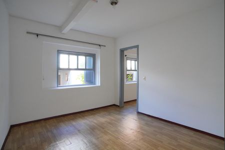 Quarto de casa para alugar com 1 quarto, 44m² em Jardim Sabará, Porto Alegre