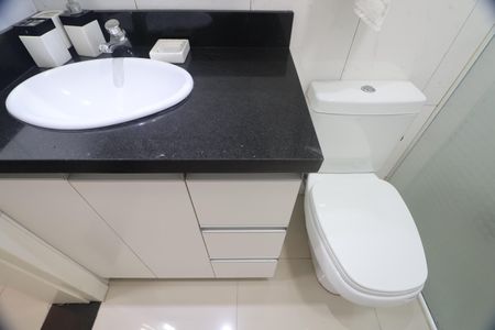 Apartamento para alugar com 120m², 4 quartos e 1 vagaBanheiro suíte 2