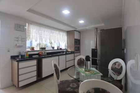 Apartamento para alugar com 120m², 4 quartos e 1 vagaCozinha 