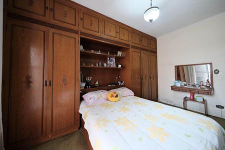 Casa à venda com 250m², 4 quartos e 4 vagasSuíte