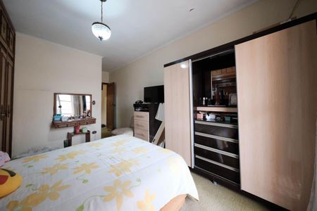 Casa à venda com 250m², 4 quartos e 4 vagasSuíte