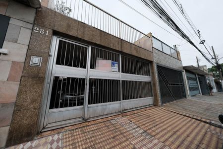 Casa à venda com 250m², 4 quartos e 4 vagasFachada