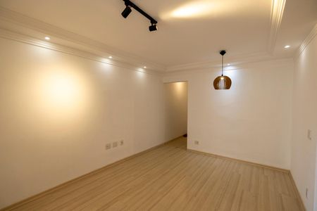 Sala de apartamento à venda com 3 quartos, 85m² em Jardim Tupanci, Barueri